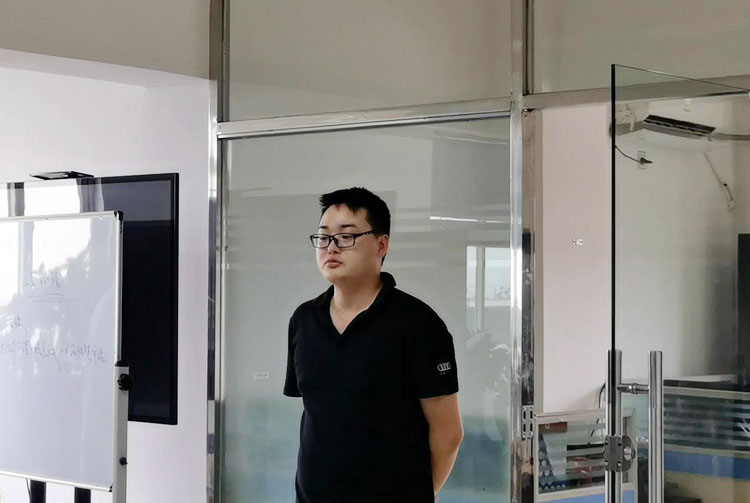 91视频污污APP下载科技8月总结会如期而至